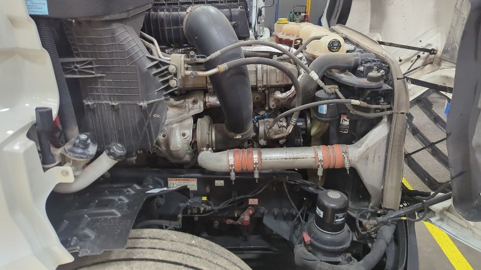 Sleeper Tractor-Heavy Duty Tractors-Freightliner-2020-T12664ST-Suwanee-GA-697,220\n\t\tmiles-$ 50,250 - Image 19