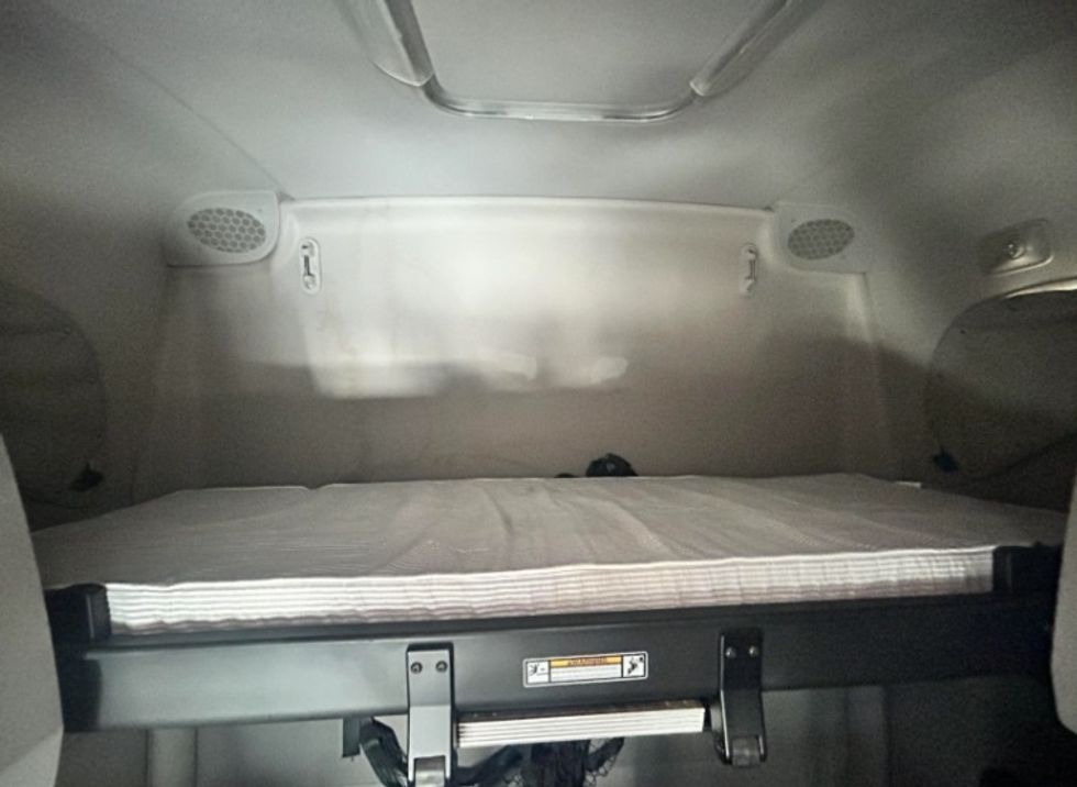 Sleeper Tractor-Heavy Duty Tractors-Freightliner-2020-T12664ST-Suwanee-GA-697,220\n\t\tmiles-$ 50,250 - Image 21