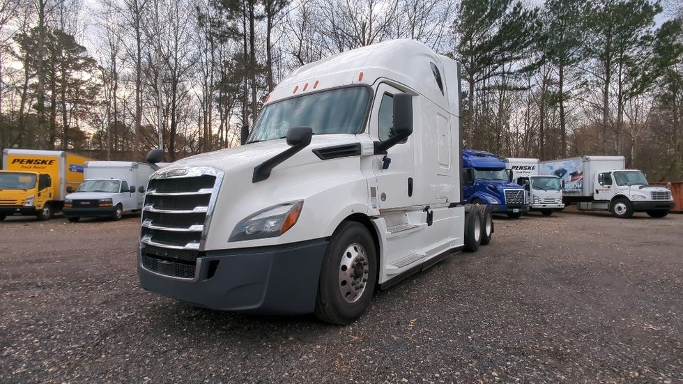 Sleeper Tractor-Heavy Duty Tractors-Freightliner-2020-T12664ST-Suwanee-GA-697,220\n\t\tmiles-$ 50,250 - Image 3