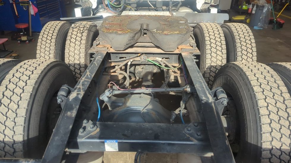 Sleeper Tractor-Heavy Duty Tractors-Freightliner-2020-T12664ST-Suwanee-GA-697,220\n\t\tmiles-$ 50,250 - Image 6