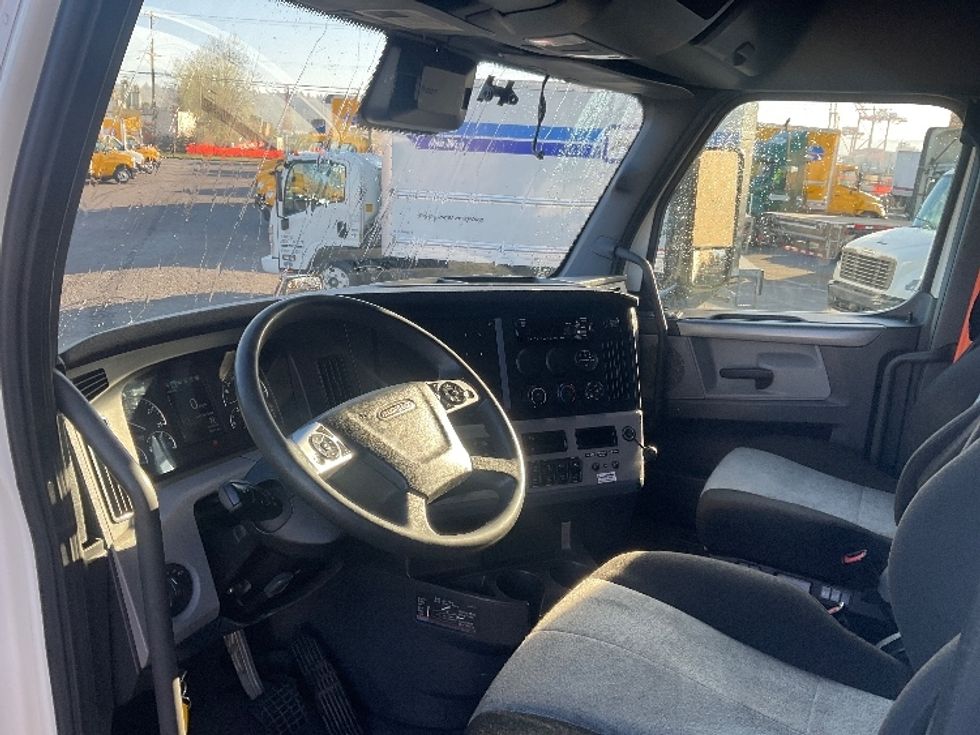 Sleeper Tractor-Heavy Duty Tractors-Freightliner-2020-T12664ST-Tacoma-WA-412,896\n\t\tmiles-$ 67,250 - Image 10