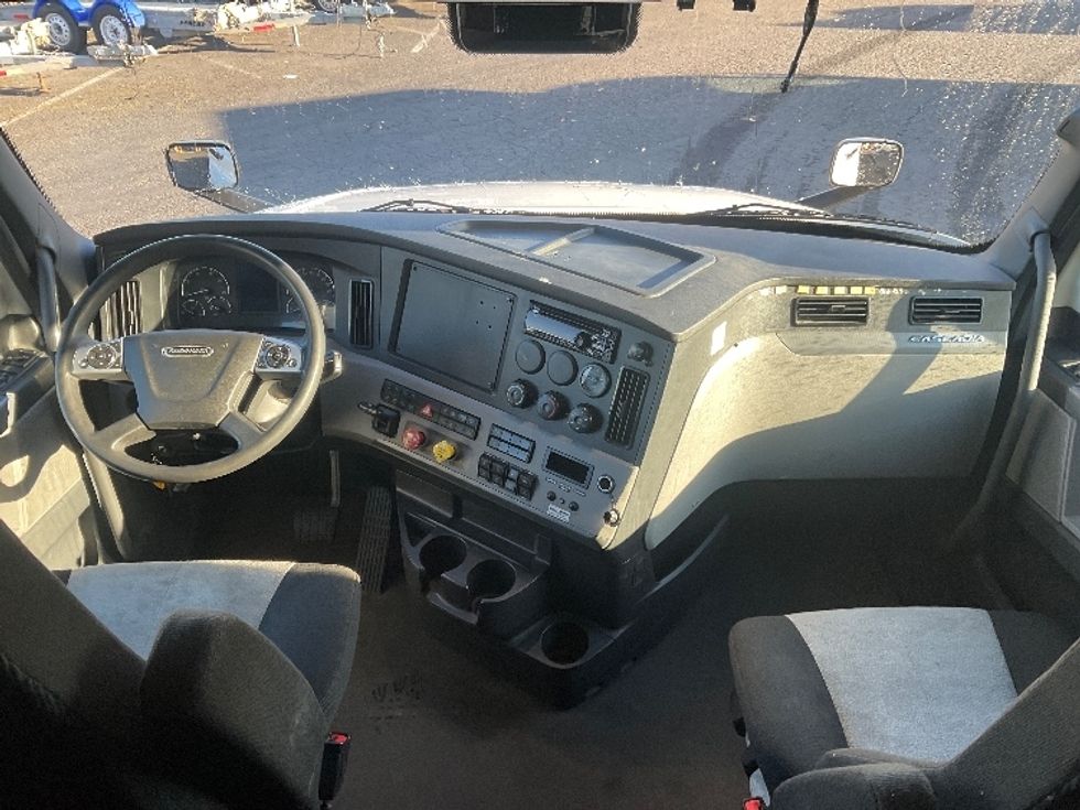 Sleeper Tractor-Heavy Duty Tractors-Freightliner-2020-T12664ST-Tacoma-WA-412,896\n\t\tmiles-$ 67,250 - Image 12