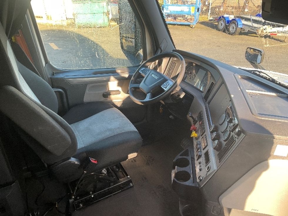Sleeper Tractor-Heavy Duty Tractors-Freightliner-2020-T12664ST-Tacoma-WA-412,896\n\t\tmiles-$ 67,250 - Image 15