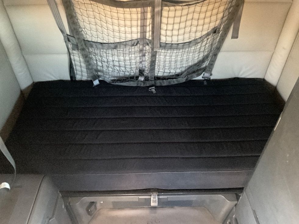 Sleeper Tractor-Heavy Duty Tractors-Freightliner-2020-T12664ST-Tacoma-WA-412,896\n\t\tmiles-$ 67,250 - Image 17