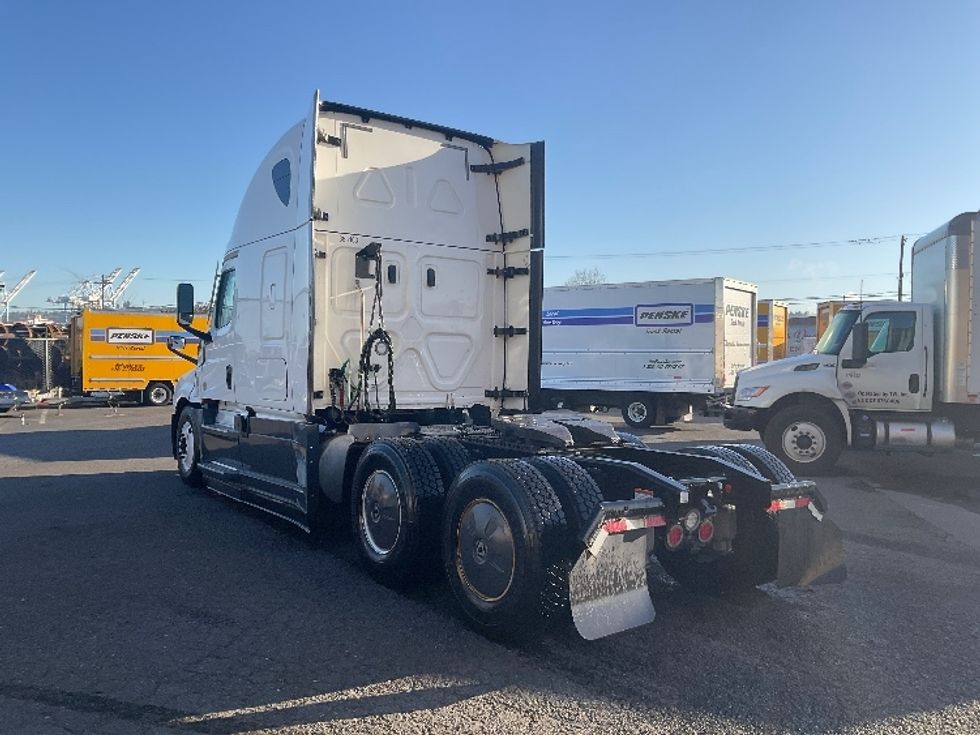 Sleeper Tractor-Heavy Duty Tractors-Freightliner-2020-T12664ST-Tacoma-WA-412,896\n\t\tmiles-$ 67,250 - Image 5