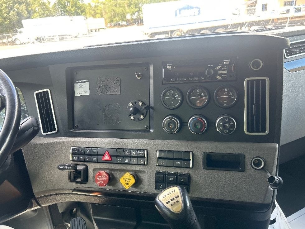 Sleeper Tractor-Heavy Duty Tractors-Freightliner-2020-T12664ST-Tallahassee-FL-548,844\n\t\tmiles-$ 65,500 - Image 12