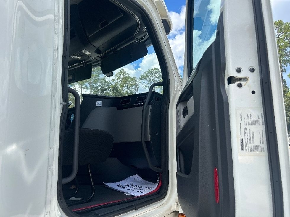 Sleeper Tractor-Heavy Duty Tractors-Freightliner-2020-T12664ST-Tallahassee-FL-548,844\n\t\tmiles-$ 65,500 - Image 13