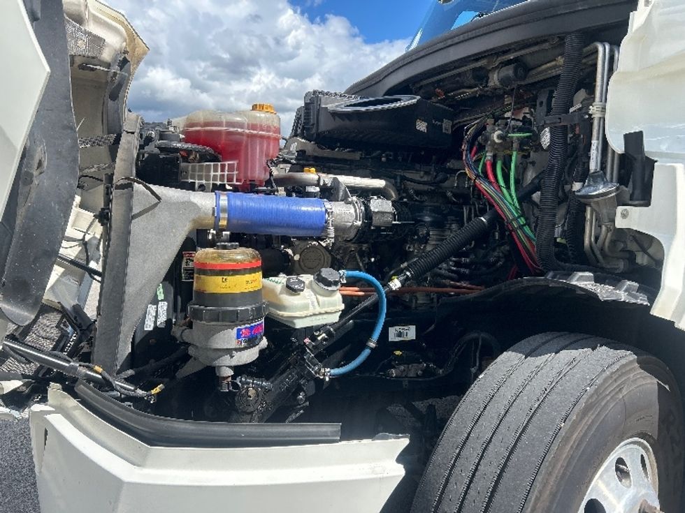 Sleeper Tractor-Heavy Duty Tractors-Freightliner-2020-T12664ST-Tallahassee-FL-548,844\n\t\tmiles-$ 65,500 - Image 21