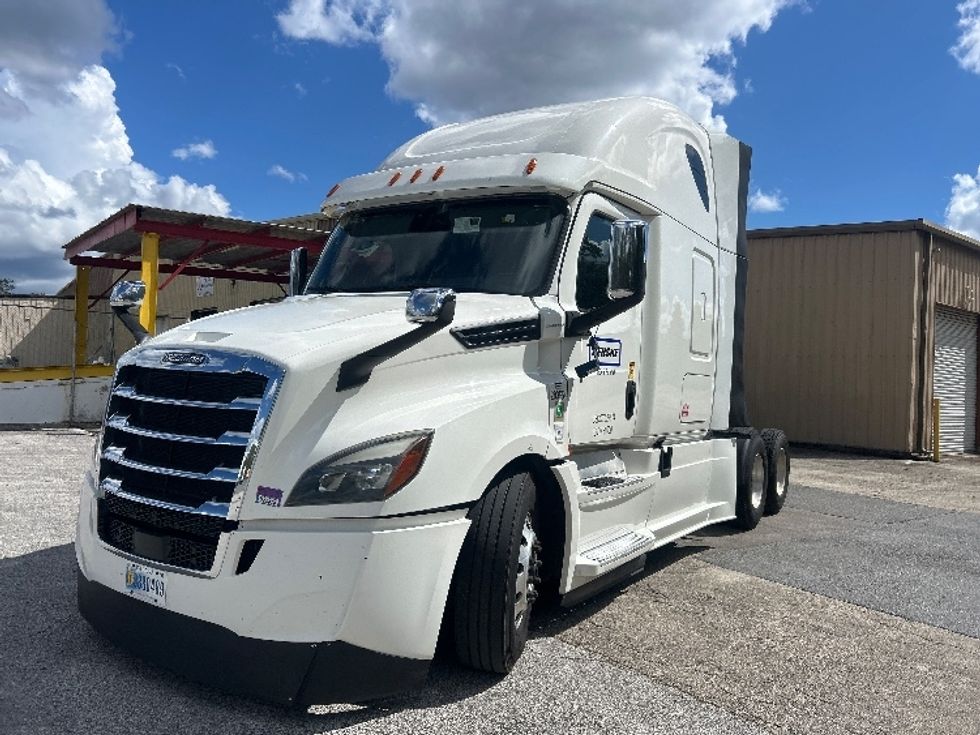 Sleeper Tractor-Heavy Duty Tractors-Freightliner-2020-T12664ST-Tallahassee-FL-548,844\n\t\tmiles-$ 65,500 - Image 3