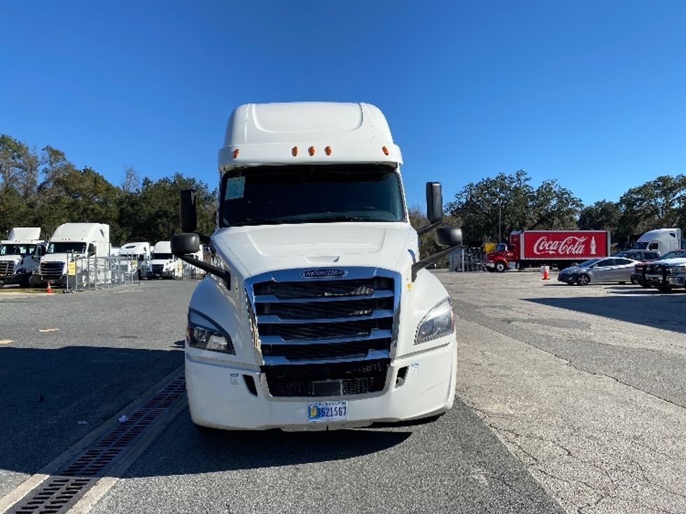 Sleeper Tractor-Heavy Duty Tractors-Freightliner-2020-T12664ST-Tallahassee-FL-621,425\n\t\tmiles-$ 50,000 - Image 2