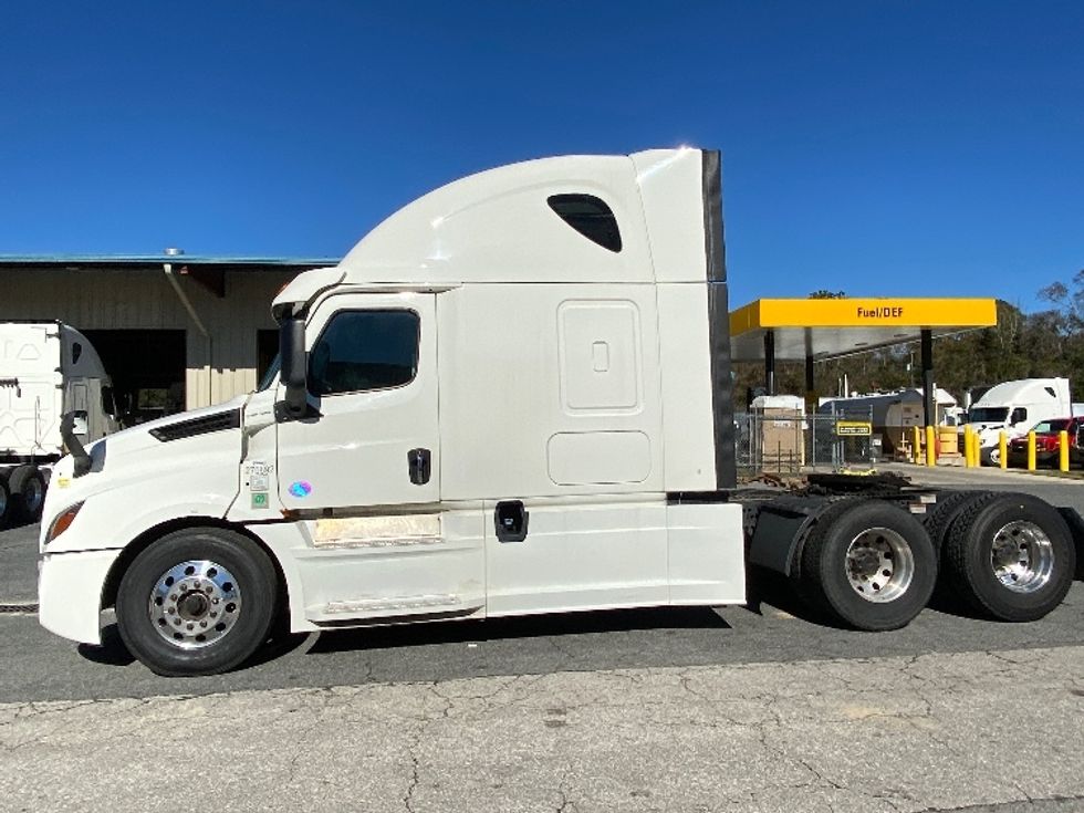 Sleeper Tractor-Heavy Duty Tractors-Freightliner-2020-T12664ST-Tallahassee-FL-621,425\n\t\tmiles-$ 50,000 - Image 4