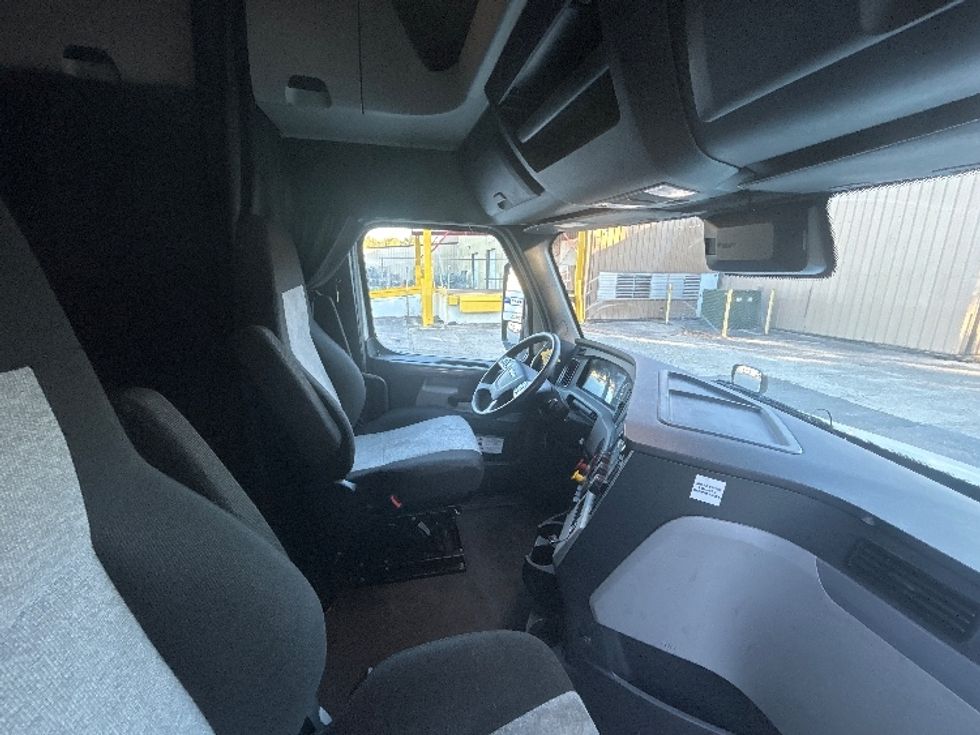 Sleeper Tractor-Heavy Duty Tractors-Freightliner-2020-T12664ST-Tallahassee-FL-641,549\n\t\tmiles-$ 50,000 - Image 15