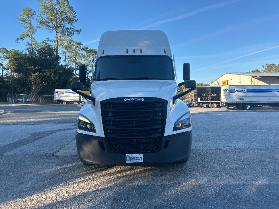 Sleeper Tractor-Heavy Duty Tractors-Freightliner-2020-T12664ST-Tallahassee-FL-641,549\n\t\tmiles-$ 50,000 - Image 2