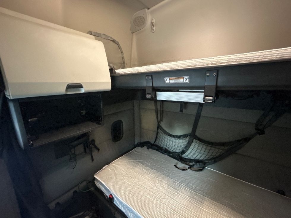 Sleeper Tractor-Heavy Duty Tractors-Freightliner-2020-T12664ST-Tallahassee-FL-641,549\n\t\tmiles-$ 50,000 - Image 22