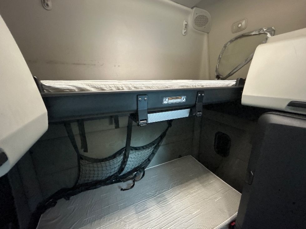 Sleeper Tractor-Heavy Duty Tractors-Freightliner-2020-T12664ST-Tallahassee-FL-641,549\n\t\tmiles-$ 50,000 - Image 23