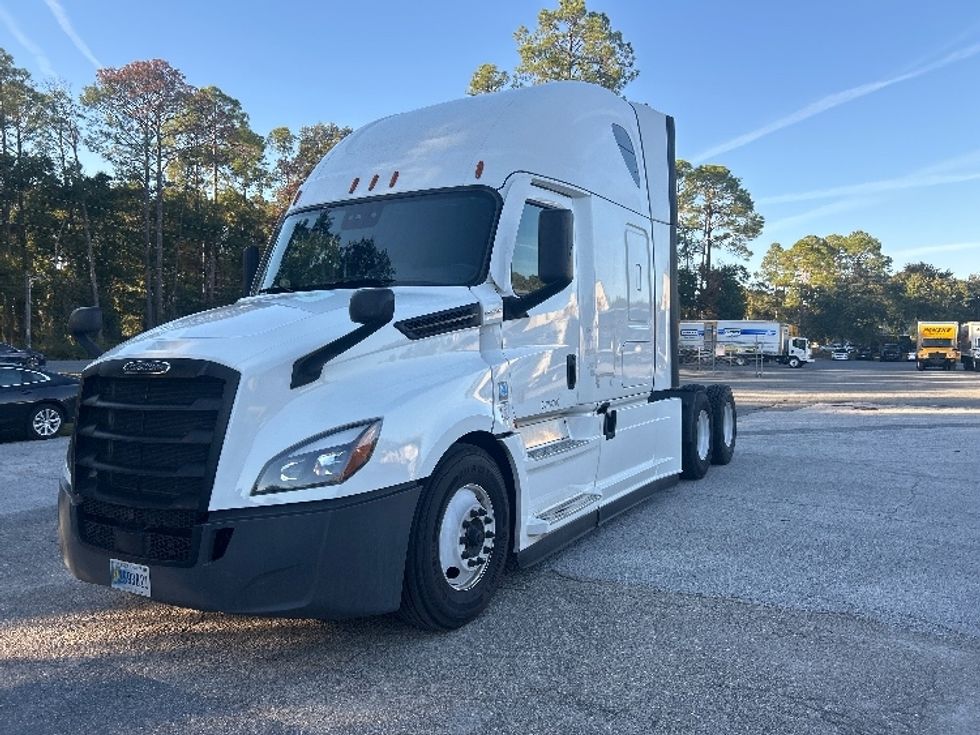 Sleeper Tractor-Heavy Duty Tractors-Freightliner-2020-T12664ST-Tallahassee-FL-641,549\n\t\tmiles-$ 50,000 - Image 3