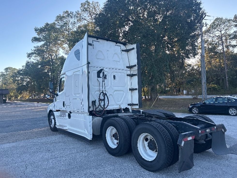 Sleeper Tractor-Heavy Duty Tractors-Freightliner-2020-T12664ST-Tallahassee-FL-641,549\n\t\tmiles-$ 50,000 - Image 5