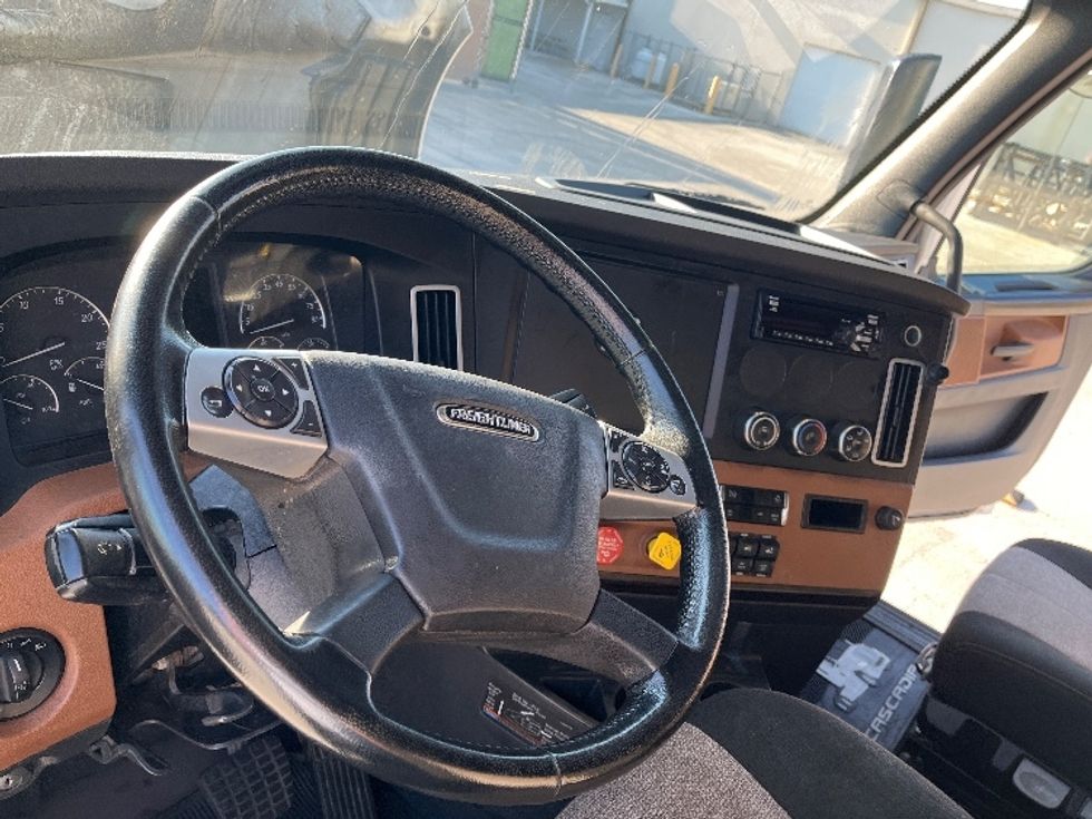 Sleeper Tractor-Heavy Duty Tractors-Freightliner-2020-T12664ST-Tampa-FL-478,978\n\t\tmiles-$ 61,250 - Image 11