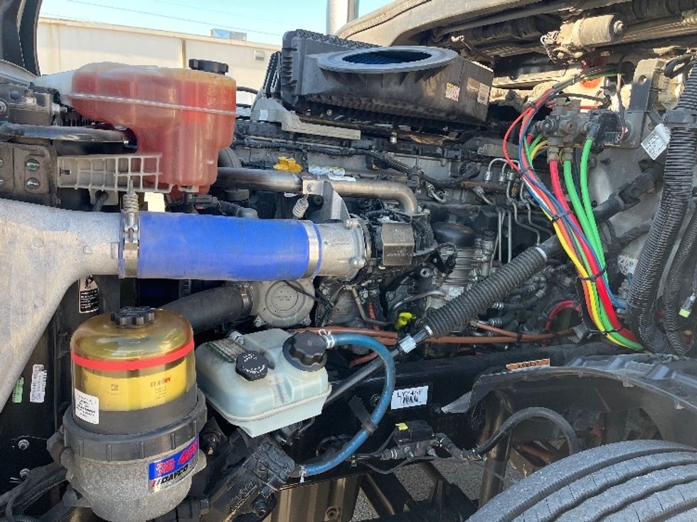 Sleeper Tractor-Heavy Duty Tractors-Freightliner-2020-T12664ST-Tampa-FL-478,978\n\t\tmiles-$ 61,250 - Image 21