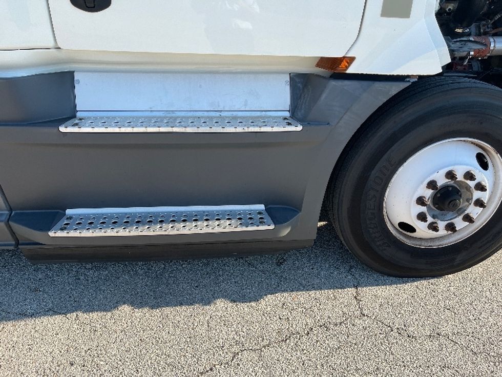 Sleeper Tractor-Heavy Duty Tractors-Freightliner-2020-T12664ST-Tampa-FL-478,978\n\t\tmiles-$ 61,250 - Image 23