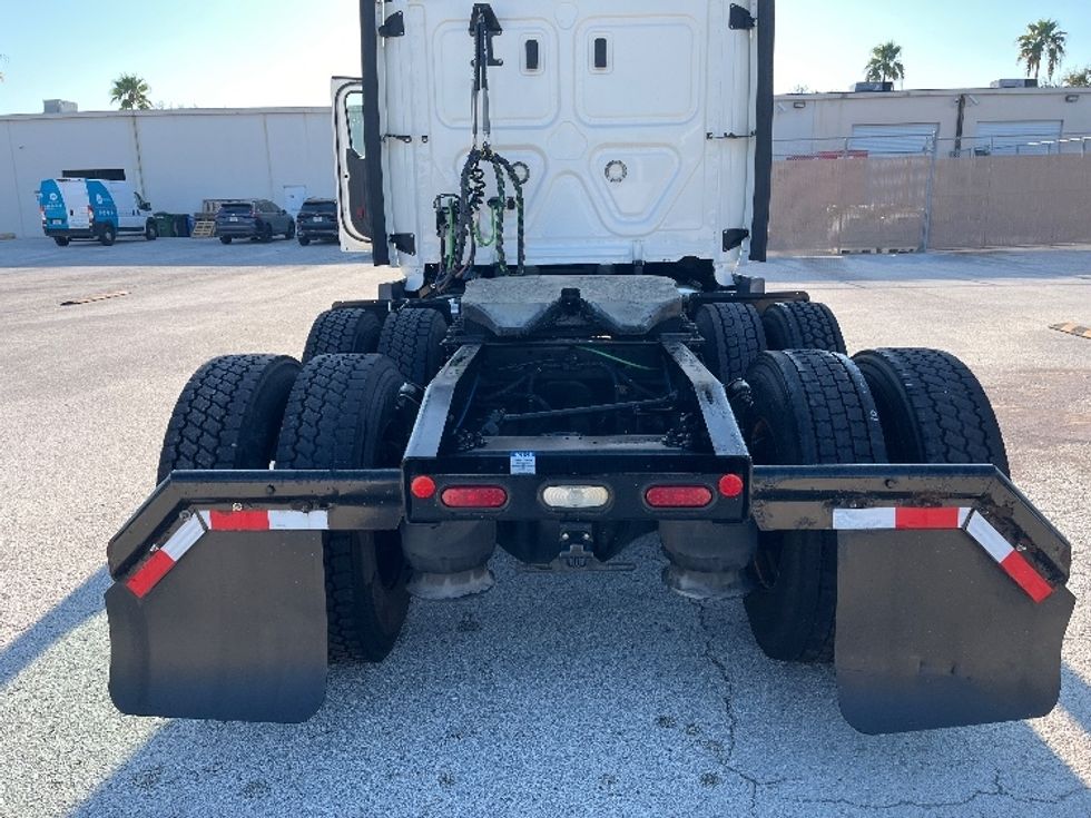 Sleeper Tractor-Heavy Duty Tractors-Freightliner-2020-T12664ST-Tampa-FL-478,978\n\t\tmiles-$ 61,250 - Image 27