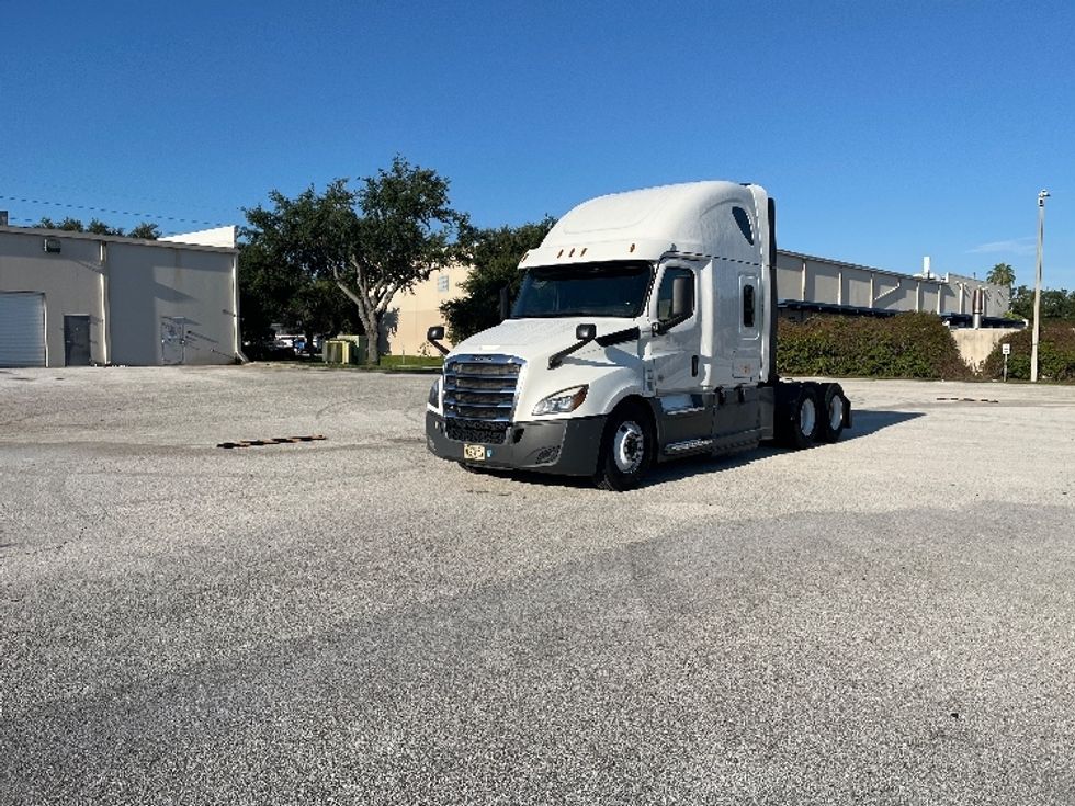 Sleeper Tractor-Heavy Duty Tractors-Freightliner-2020-T12664ST-Tampa-FL-478,978\n\t\tmiles-$ 61,250 - Image 3