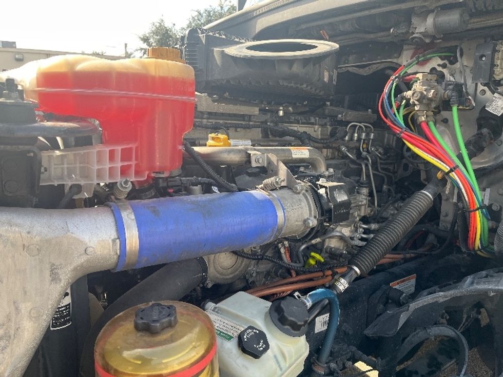 Sleeper Tractor-Heavy Duty Tractors-Freightliner-2020-T12664ST-Tampa-FL-540,790\n\t\tmiles-$ 54,000 - Image 18