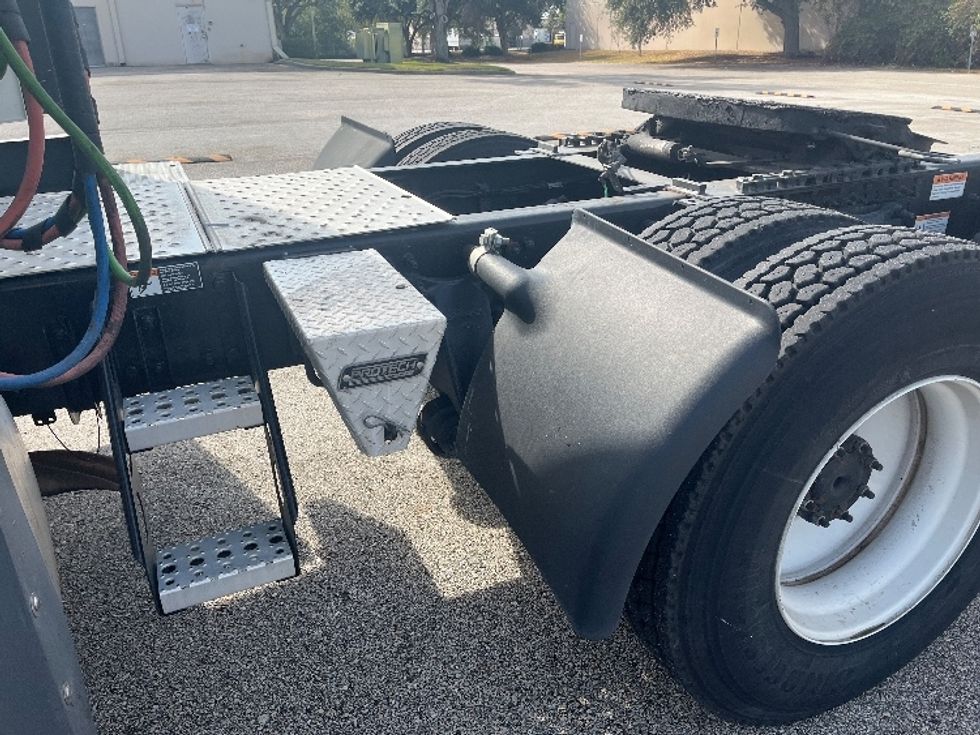 Sleeper Tractor-Heavy Duty Tractors-Freightliner-2020-T12664ST-Tampa-FL-540,790\n\t\tmiles-$ 54,000 - Image 22