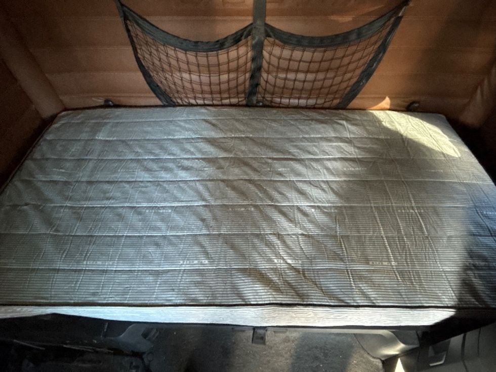 Sleeper Tractor-Heavy Duty Tractors-Freightliner-2020-T12664ST-Tampa-FL-540,790\n\t\tmiles-$ 54,000 - Image 28