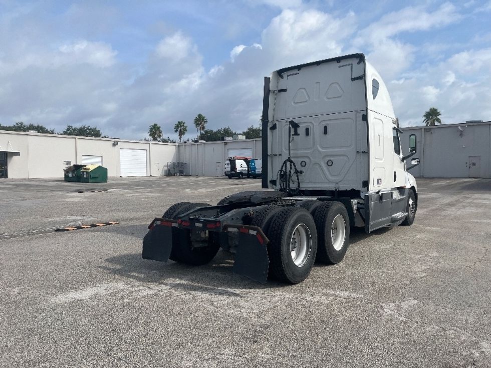 Sleeper Tractor-Heavy Duty Tractors-Freightliner-2020-T12664ST-Tampa-FL-540,790\n\t\tmiles-$ 54,000 - Image 7