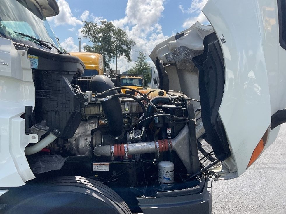 Sleeper Tractor-Heavy Duty Tractors-Freightliner-2020-T12664ST-Tampa-FL-581,598\n\t\tmiles-$ 55,250 - Image 19