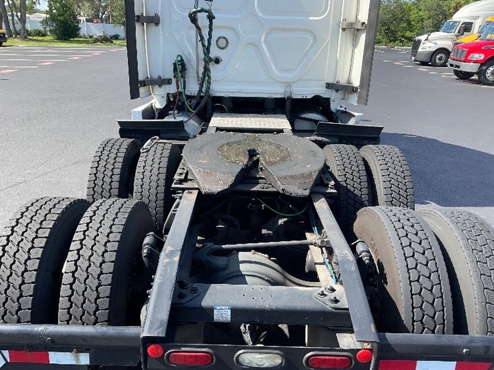 Sleeper Tractor-Heavy Duty Tractors-Freightliner-2020-T12664ST-Tampa-FL-581,598\n\t\tmiles-$ 55,250 - Image 6