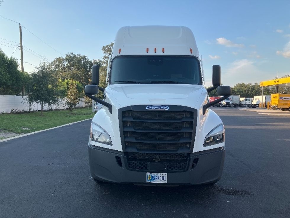 Sleeper Tractor-Heavy Duty Tractors-Freightliner-2020-T12664ST-Tampa-FL-646,137\n\t\tmiles-$ 50,500 - Image 2