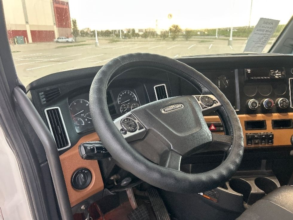 Sleeper Tractor-Heavy Duty Tractors-Freightliner-2020-T12664ST-Terrell-TX-238,983\n\t\tmiles-$ 81,750 - Image 10