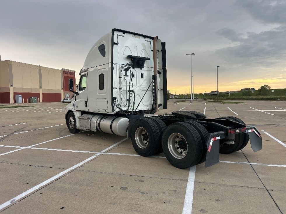 Sleeper Tractor-Heavy Duty Tractors-Freightliner-2020-T12664ST-Terrell-TX-238,983\n\t\tmiles-$ 81,750 - Image 5