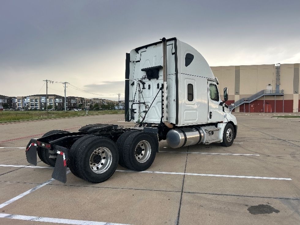 Sleeper Tractor-Heavy Duty Tractors-Freightliner-2020-T12664ST-Terrell-TX-238,983\n\t\tmiles-$ 81,750 - Image 7