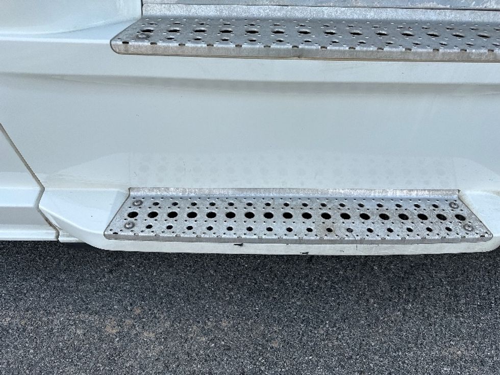 Sleeper Tractor-Heavy Duty Tractors-Freightliner-2020-T12664ST-Tifton-GA-465,044\n\t\tmiles-$ 55,750 - Image 21