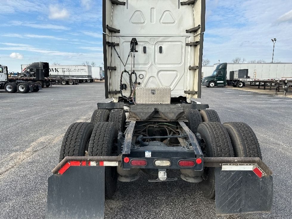 Sleeper Tractor-Heavy Duty Tractors-Freightliner-2020-T12664ST-Tifton-GA-465,044\n\t\tmiles-$ 55,750 - Image 5