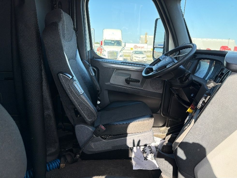 Sleeper Tractor-Heavy Duty Tractors-Freightliner-2020-T12664ST-Tifton-GA-608,633\n\t\tmiles-$ 48,250 - Image 13