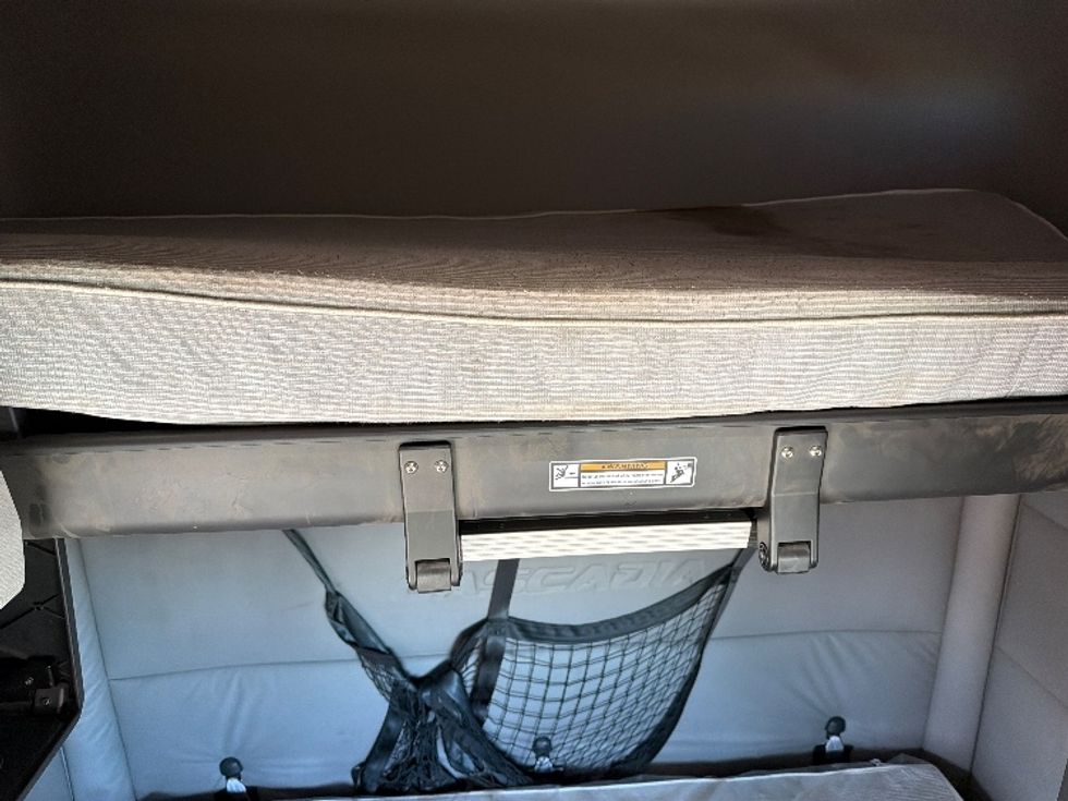 Sleeper Tractor-Heavy Duty Tractors-Freightliner-2020-T12664ST-Tifton-GA-608,633\n\t\tmiles-$ 48,250 - Image 15