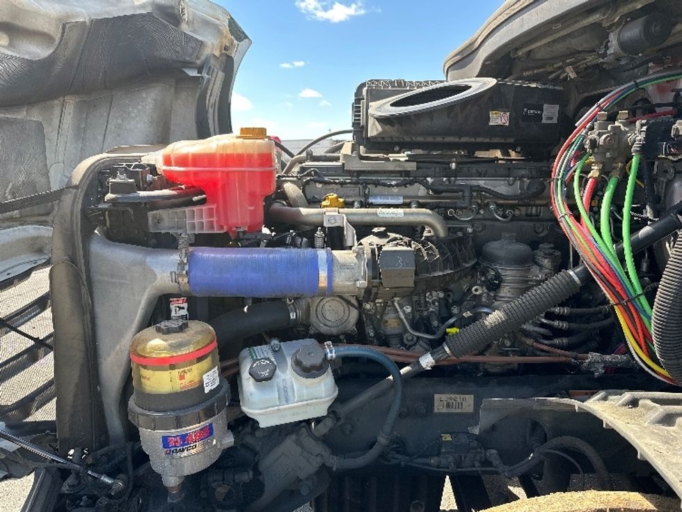 Sleeper Tractor-Heavy Duty Tractors-Freightliner-2020-T12664ST-Tifton-GA-608,633\n\t\tmiles-$ 48,250 - Image 19