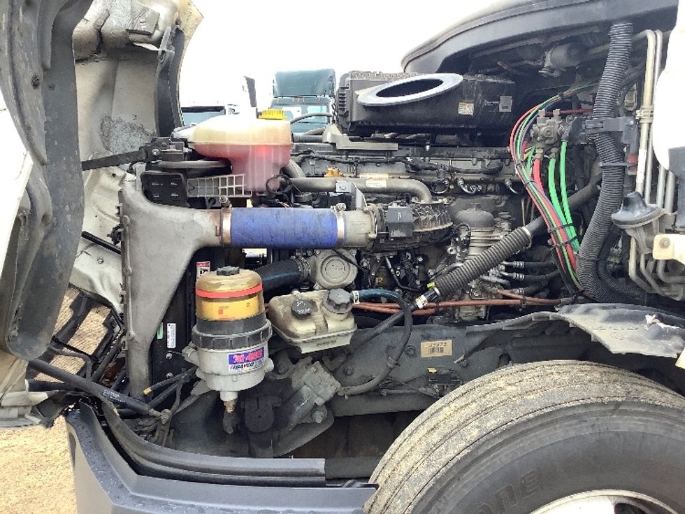 Sleeper Tractor-Heavy Duty Tractors-Freightliner-2020-T12664ST-Tifton-GA-706,577\n\t\tmiles-$ 39,250 - Image 20