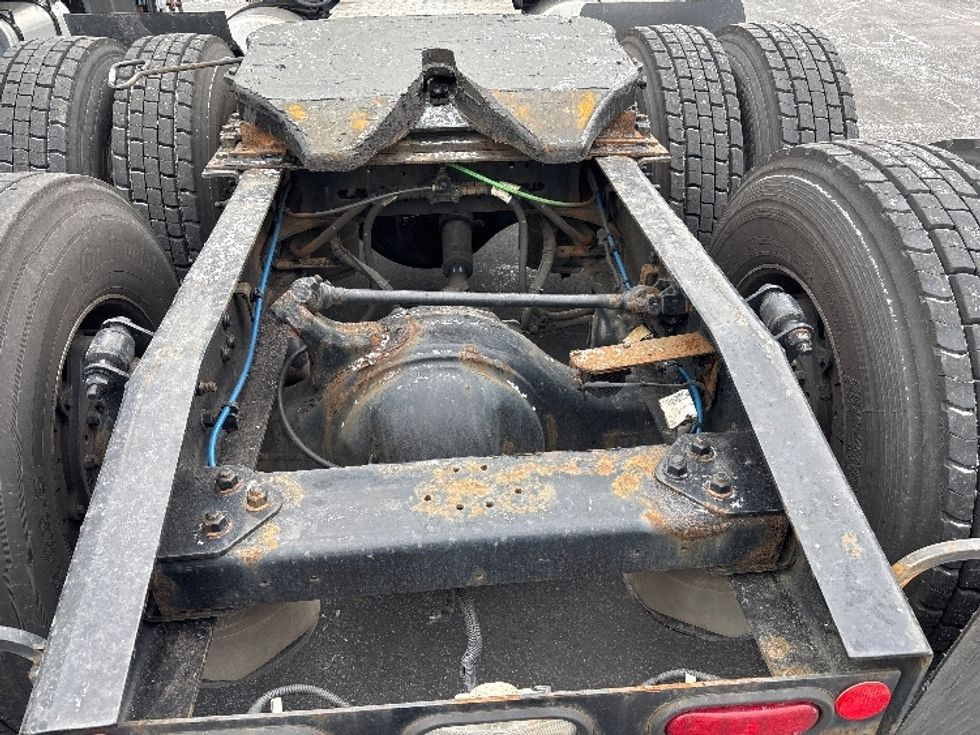 Sleeper Tractor-Heavy Duty Tractors-Freightliner-2020-T12664ST-Toledo-OH-686,356\n\t\tmiles-$ 45,750 - Image 6