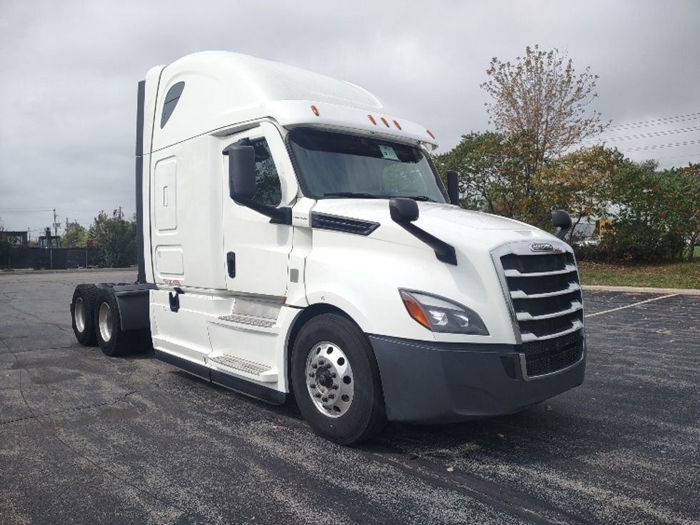 Sleeper Tractor-Heavy Duty Tractors-Freightliner-2020-T12664ST-Toronto-ON-655,343\n\t\tkm-$ 84,750 - Image 1