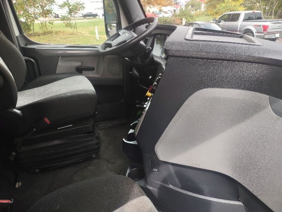 Sleeper Tractor-Heavy Duty Tractors-Freightliner-2020-T12664ST-Toronto-ON-655,343\n\t\tkm-$ 84,750 - Image 15