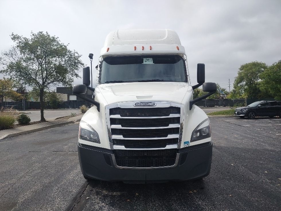 Sleeper Tractor-Heavy Duty Tractors-Freightliner-2020-T12664ST-Toronto-ON-655,343\n\t\tkm-$ 84,750 - Image 2