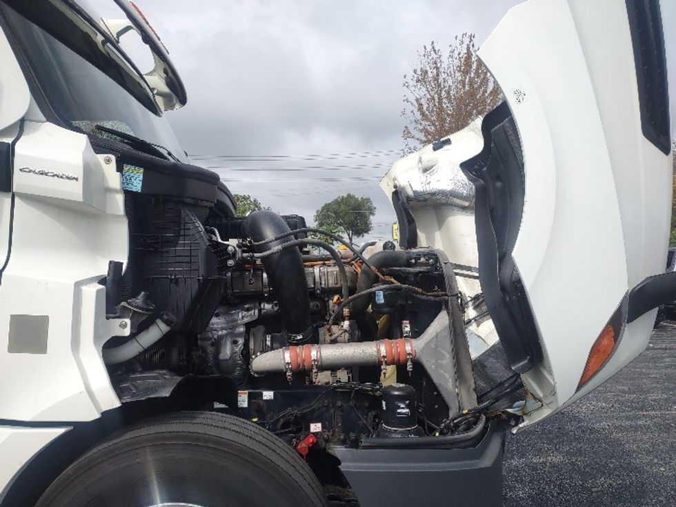 Sleeper Tractor-Heavy Duty Tractors-Freightliner-2020-T12664ST-Toronto-ON-655,343\n\t\tkm-$ 84,750 - Image 20