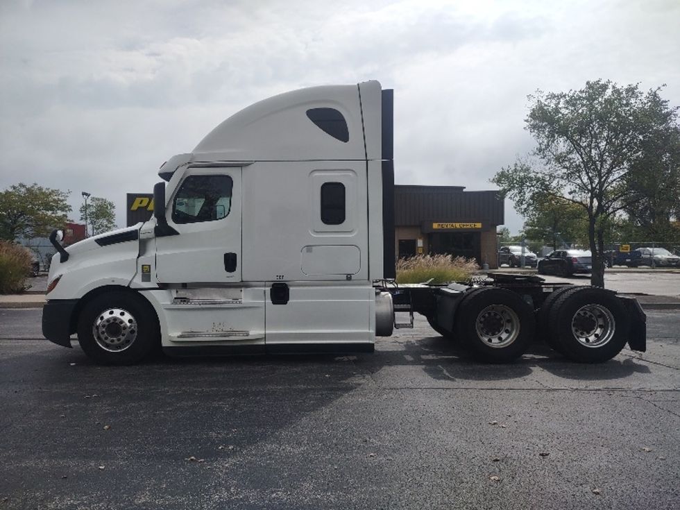 Sleeper Tractor-Heavy Duty Tractors-Freightliner-2020-T12664ST-Toronto-ON-655,343\n\t\tkm-$ 84,750 - Image 4