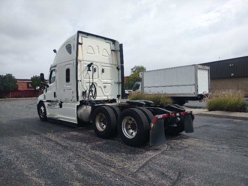 Sleeper Tractor-Heavy Duty Tractors-Freightliner-2020-T12664ST-Toronto-ON-655,343\n\t\tkm-$ 84,750 - Image 5