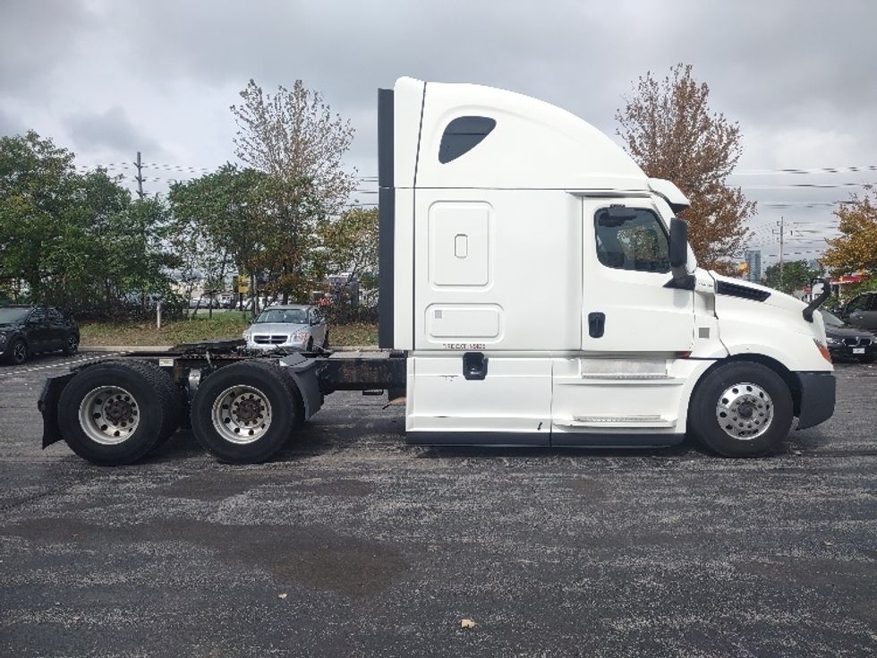 Sleeper Tractor-Heavy Duty Tractors-Freightliner-2020-T12664ST-Toronto-ON-655,343\n\t\tkm-$ 84,750 - Image 8